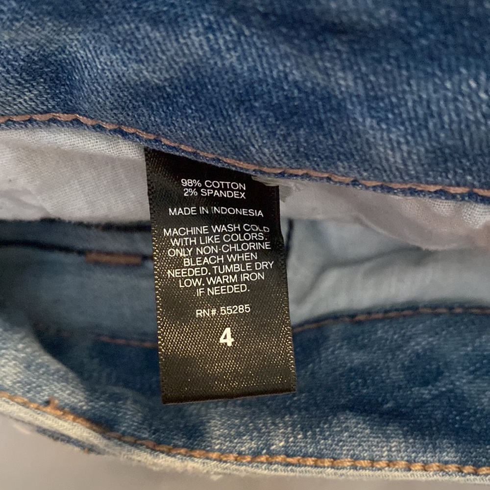 Express Shorts - Picture 6 of 6